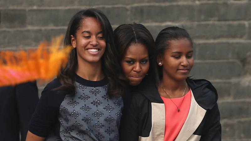 Illustration for article titled Sasha Obama Is Not Here for You or Your Family Vacation